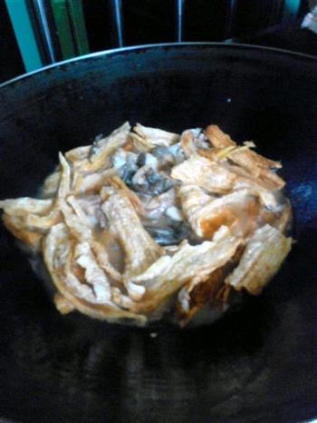 腐竹焖草鱼怎么做，腐竹焖草鱼怎么做好吃，腐竹焖草鱼做法