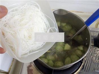 丝瓜木耳粉丝汤怎么做，丝瓜木耳粉丝汤怎么做好吃，丝瓜木耳粉丝汤做法