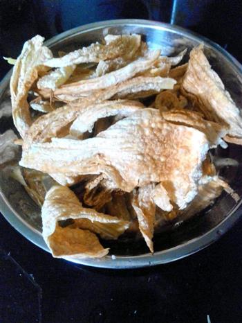 腐竹焖草鱼怎么做，腐竹焖草鱼怎么做好吃，腐竹焖草鱼做法