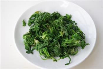 荠菜百叶包怎么做，荠菜百叶包怎么做好吃，荠菜百叶包做法