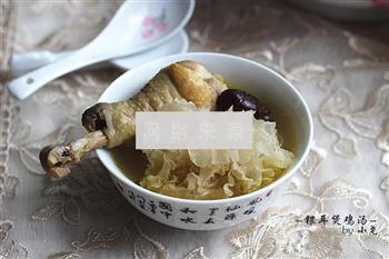 银耳煲鸡汤怎么做，银耳煲鸡汤怎么做好吃，银耳煲鸡汤做法