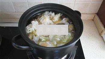 银耳煲鸡汤怎么做，银耳煲鸡汤怎么做好吃，银耳煲鸡汤做法