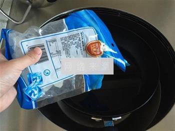 冰糖炖梨怎么做，冰糖炖梨怎么做好吃，冰糖炖梨做法