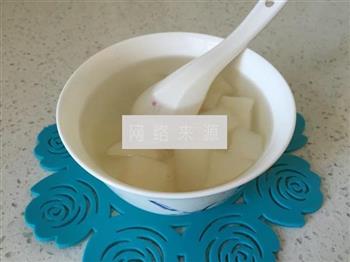 冰糖炖梨怎么做，冰糖炖梨怎么做好吃，冰糖炖梨做法