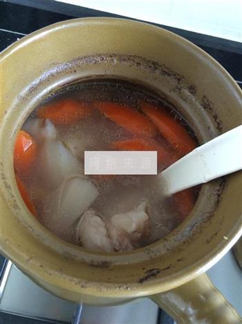 板栗骨头汤怎么做，板栗骨头汤怎么做好吃，板栗骨头汤做法