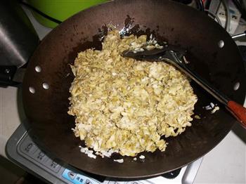 槐花麦饭怎么做，槐花麦饭怎么做好吃，槐花麦饭做法