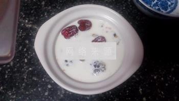牛奶炖桃胶皂荚米怎么做，牛奶炖桃胶皂荚米怎么做好吃，牛奶炖桃胶皂荚米做法