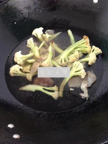 鳗鱼干烧花菜汤怎么做，鳗鱼干烧花菜汤怎么做好吃，鳗鱼干烧花菜汤做法