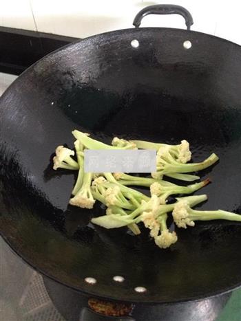 鳗鱼干烧花菜汤怎么做，鳗鱼干烧花菜汤怎么做好吃，鳗鱼干烧花菜汤做法
