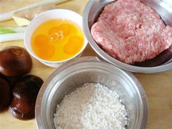 糯米咸蛋黄肉丸怎么做，糯米咸蛋黄肉丸怎么做好吃，糯米咸蛋黄肉丸做法