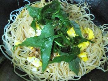 家常鲜河虾炒粉怎么做，家常鲜河虾炒粉怎么做好吃，家常鲜河虾炒粉做法