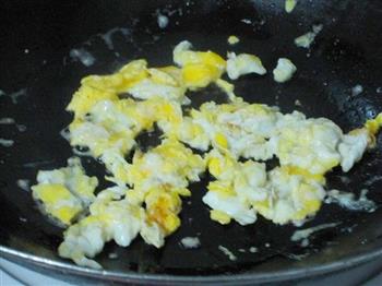 家常鲜河虾炒粉怎么做，家常鲜河虾炒粉怎么做好吃，家常鲜河虾炒粉做法