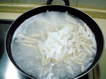 包菜炒面鱼怎么做，包菜炒面鱼怎么做好吃，包菜炒面鱼做法