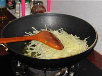 土豆丝卷饼怎么做，土豆丝卷饼怎么做好吃，土豆丝卷饼做法
