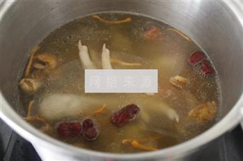松茸雪莲汤怎么做，松茸雪莲汤怎么做好吃，松茸雪莲汤做法