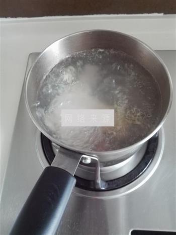 菌菇鸡汤怎么做，菌菇鸡汤怎么做好吃，菌菇鸡汤做法