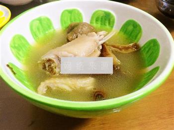 红菌鸡汤怎么做，红菌鸡汤怎么做好吃，红菌鸡汤做法