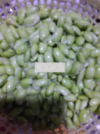 青豆骨头汤怎么做，青豆骨头汤怎么做好吃，青豆骨头汤做法