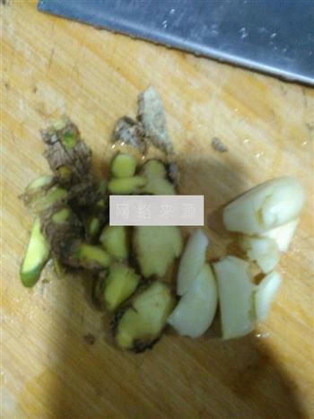 青豆骨头汤怎么做，青豆骨头汤怎么做好吃，青豆骨头汤做法