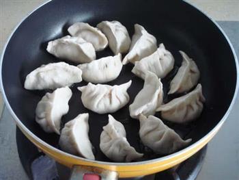 番茄鸡蛋薄荷煎饺怎么做，番茄鸡蛋薄荷煎饺怎么做好吃，番茄鸡蛋薄荷煎饺做法