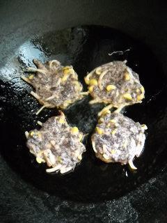 紫菜豆芽饼怎么做，紫菜豆芽饼怎么做好吃，紫菜豆芽饼做法