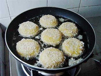 炸土豆盒子怎么做，炸土豆盒子怎么做好吃，炸土豆盒子做法