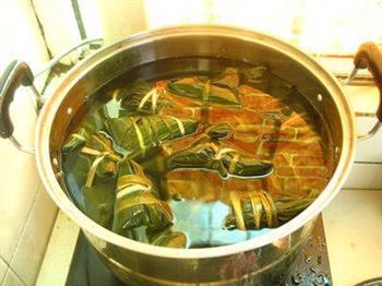 黑米鲍鱼粽怎么做，黑米鲍鱼粽怎么做好吃，黑米鲍鱼粽做法