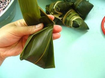 黑米鲍鱼粽怎么做，黑米鲍鱼粽怎么做好吃，黑米鲍鱼粽做法