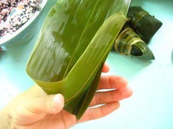 黑米鲍鱼粽怎么做，黑米鲍鱼粽怎么做好吃，黑米鲍鱼粽做法