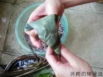 黑白糯米鲜肉粽怎么做，黑白糯米鲜肉粽怎么做好吃，黑白糯米鲜肉粽做法