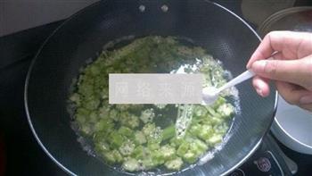 秋葵汤怎么做，秋葵汤怎么做好吃，秋葵汤做法