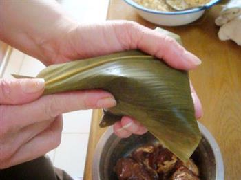 蛋黄香菇肉粽怎么做，蛋黄香菇肉粽怎么做好吃，蛋黄香菇肉粽做法