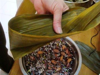 八宝莲蓉粽子怎么做，八宝莲蓉粽子怎么做好吃，八宝莲蓉粽子做法