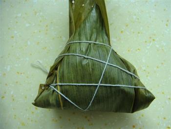 瑶柱腊肉蛋黄粽怎么做，瑶柱腊肉蛋黄粽怎么做好吃，瑶柱腊肉蛋黄粽做法