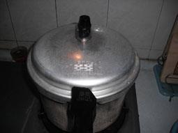 八宝咸蛋黄肉粽子怎么做，八宝咸蛋黄肉粽子怎么做好吃，八宝咸蛋黄肉粽子做法