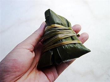 咸肉粽怎么做，咸肉粽怎么做好吃，咸肉粽做法