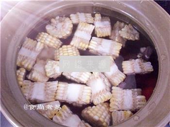 玉米胡萝卜猪骨汤怎么做，玉米胡萝卜猪骨汤怎么做好吃，玉米胡萝卜猪骨汤做法