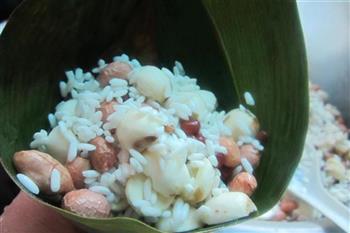 花生莲子肉粽怎么做，花生莲子肉粽怎么做好吃，花生莲子肉粽做法