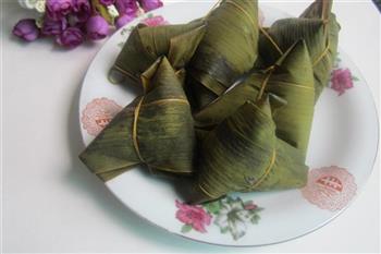 花生莲子肉粽怎么做，花生莲子肉粽怎么做好吃，花生莲子肉粽做法