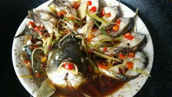 清蒸鲤鱼怎么做，清蒸鲤鱼怎么做好吃，清蒸鲤鱼做法