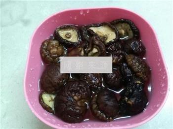 白菜干陈肾香菇汤怎么做，白菜干陈肾香菇汤怎么做好吃，白菜干陈肾香菇汤做法