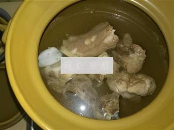 白菜干陈肾香菇汤怎么做，白菜干陈肾香菇汤怎么做好吃，白菜干陈肾香菇汤做法