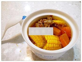 胡萝卜玉米筒骨汤怎么做，胡萝卜玉米筒骨汤怎么做好吃，胡萝卜玉米筒骨汤做法