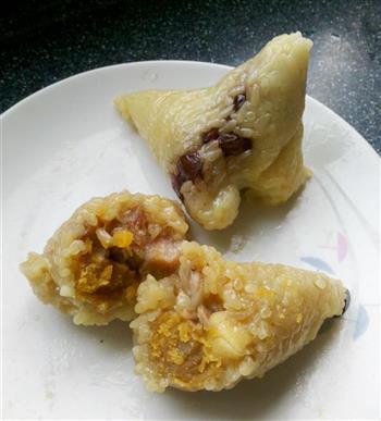 莲子蛋黄肉粽怎么做，莲子蛋黄肉粽怎么做好吃，莲子蛋黄肉粽做法