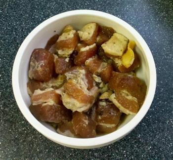 莲子蛋黄肉粽怎么做，莲子蛋黄肉粽怎么做好吃，莲子蛋黄肉粽做法