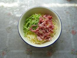 肉丝尖椒土豆饼怎么做，肉丝尖椒土豆饼怎么做好吃，肉丝尖椒土豆饼做法