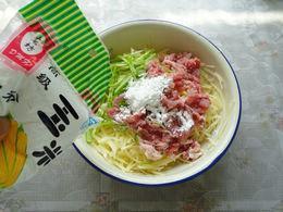 肉丝尖椒土豆饼怎么做，肉丝尖椒土豆饼怎么做好吃，肉丝尖椒土豆饼做法
