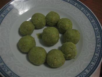 毛豆糯米丸子怎么做，毛豆糯米丸子怎么做好吃，毛豆糯米丸子做法