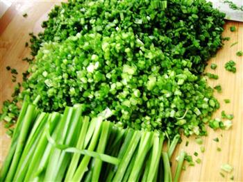 韭菜鸡蛋煎包怎么做，韭菜鸡蛋煎包怎么做好吃，韭菜鸡蛋煎包做法