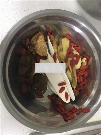 花胶排骨猴头菇汤怎么做，花胶排骨猴头菇汤怎么做好吃，花胶排骨猴头菇汤做法